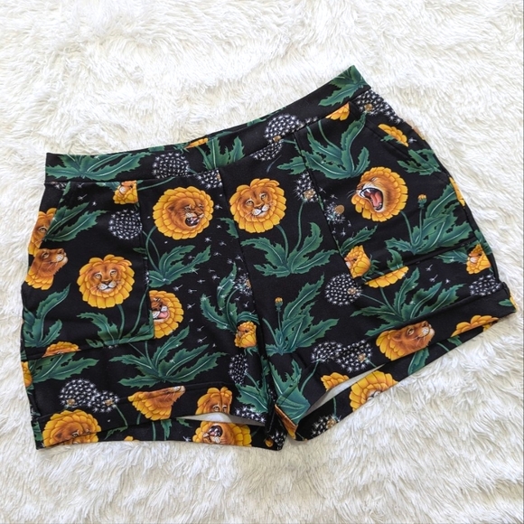 Blackmilk Dandy Lions Cuffed Shorts - Dandelion Lion Print Size XL - Picture 2 of 15